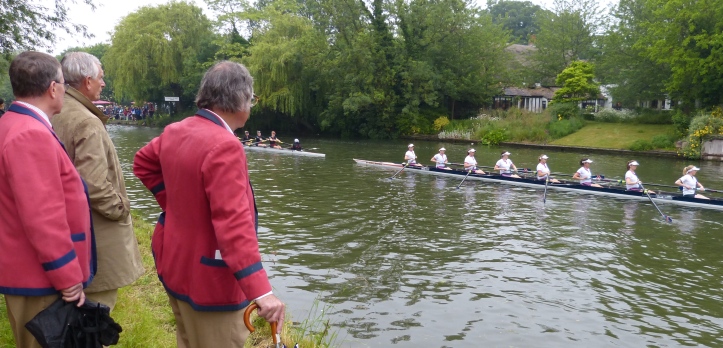 Pic 2. ‘Good luck Emma’. Old boys of Emmanuel Boat Club (‘Emma”) cheer on the college women’s first boat, on their way to the start. The boat both started and finished the Mays in third place in Division One. Marks et al make the bold claim that between 1990 and 1997, Morag Hunter of Emmanuel ‘won more blades than any other individual in the history of bumps racing’.