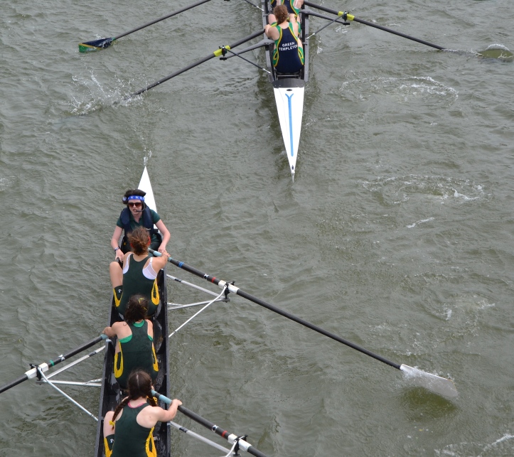 The view from Donnington Bridge, close to the start. In Women’s Division III, Green Templeton soon threaten St Peter’s.
